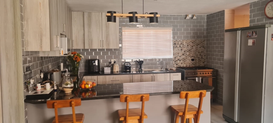 4 Bedroom Property for Sale in Bodorp North West